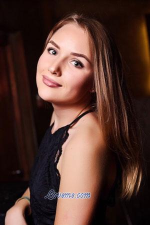 182453 - Anna Age: 22 - Ukraine
